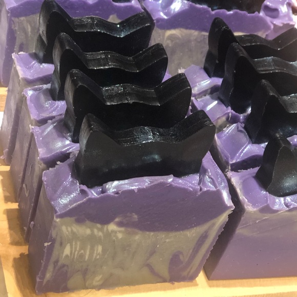 🧼Salem artisan seasonal soap snow witch scent🧼 - Picture 8 of 11